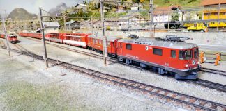 Surselva-Zug mit Glacier-Express G 1996_CFK_11 2 20