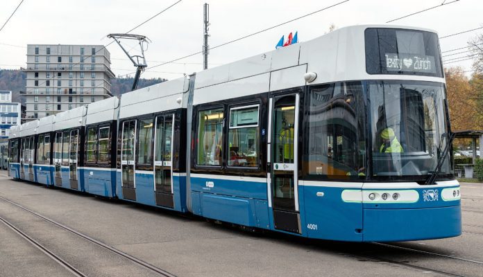 VBZ Flexity_Fahrzeug_aussen_Türseite_1_VBZ_14 11 19