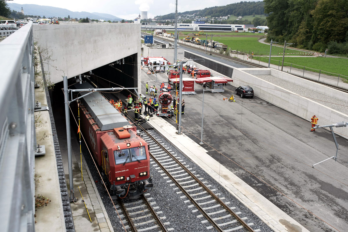 Einsatzkraefte Rettungsuebung Portal Eppenbergtunnel_SBB CFF FFS_23 9 20