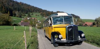 Oldtimerbus bei Neuthal_Tibert Keller_14 10 18