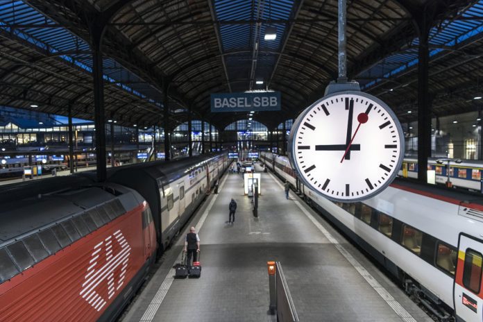 Uhr Bahnhof Basel SBB_Keystone Georgios Kefalas_26 4 18