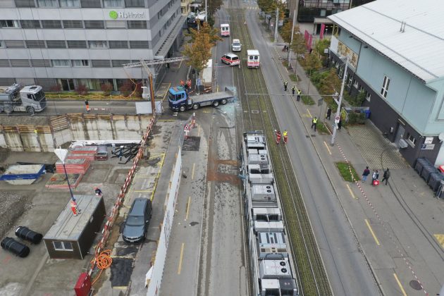 Kollision LKW VBZ Cobra Letzigrund 4_Stapo ZH_12 10 20