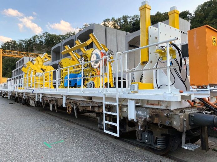 Spezialwagen Tunnelsanierung Neuenburg_Marti Tunnel_2020