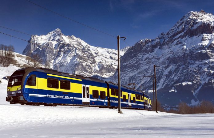 Zug Berner-Oberland Bahn-BOB Wetterhorn_Jungfraubahnen Management
