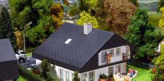130642 H0 Einfamilienhaus mit Eternit-Dach_Faller_2020