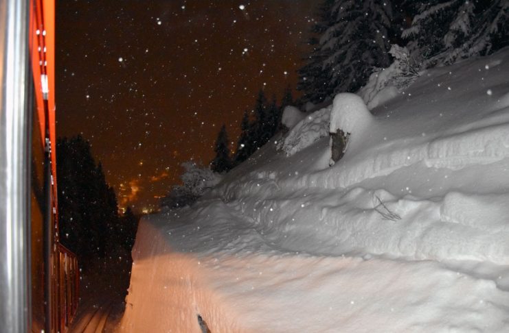 Davos Snowboarder neben Trasse Parsennbahn gestuerzt_Kapo GR_6 12 20