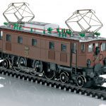 H0 37515 schraeg SBB Ae 36 II 10435 dunkelbraun_Maerklin_1 21