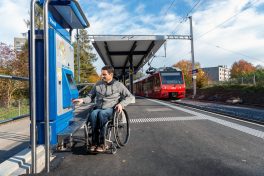 Für behindertengerechte Bahnhöfe sind weitere Anstrengungen der Bahnen nötig
