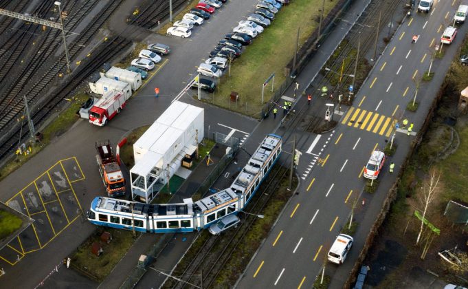 Kollision Aargauertrasse Auto VBZ Cobra 2_Stapo ZH_4 2 21