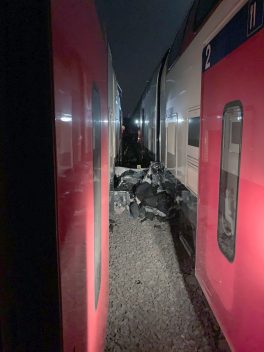 Schottikon: Kollision zwischen einem Auto und zwei Zügen fordert Schwerverletzte