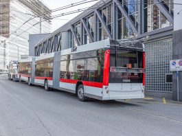 Erster Doppelgelenkbatterietrolleybus VBSG eingetroffen 4_Daniel Widmer_22 2 21