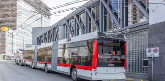 Erster Doppelgelenkbatterietrolleybus VBSG eingetroffen 4_Daniel Widmer_22 2 21