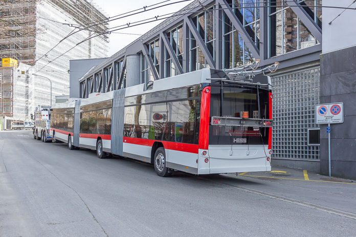 Erster Doppelgelenkbatterietrolleybus VBSG eingetroffen 4_Daniel Widmer_22 2 21