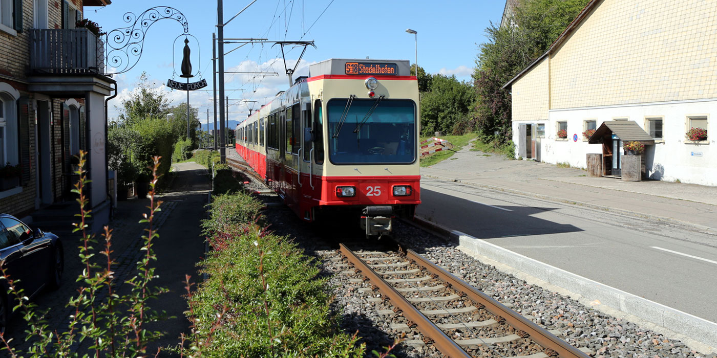 Forchbahn Einfahrt Haltestelle Neue Forch_FB