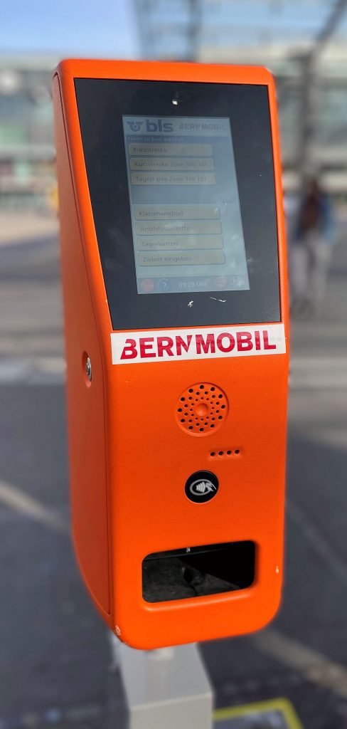 Test bargeldlose Billettautomaten Bernmobil Bern_BLS_22 3 21