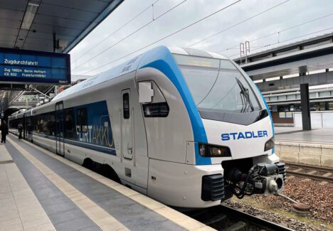 Grüner Bahnverkehr in Österreich: Stadler erhält Zuschlag für Batteriezüge [aktualisiert]