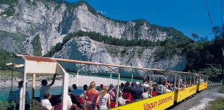 Rheinschlucht-Sommer_Rhaetische Bahn_20 3 08