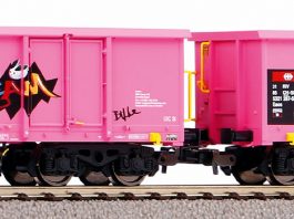 H0-58393-SBB-offener-Gueterwagen-Eaos-pink-Graffiti_Piko_23 2 21