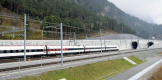 Gotthard-Basistunnel Einfahrt Nordportal Gueterzug_Sandro Hartmeier_14 11 16