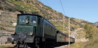 Lokomotive Ae 47 10976 mit historischen Reisezugwagen_SBB Historic Team Lausanne_18 10 14