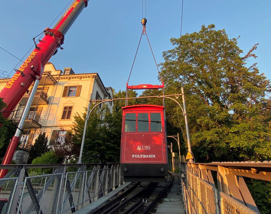 Aufgleisen Wagen 1_UBS Polybahn_2021