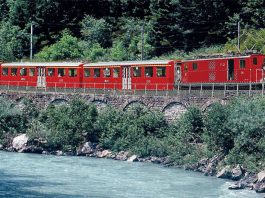 Fotomontage HGe 44 I 36 MGBahn-Historic Rheinschlucht_Urs Jossi Peter Pfeiffer