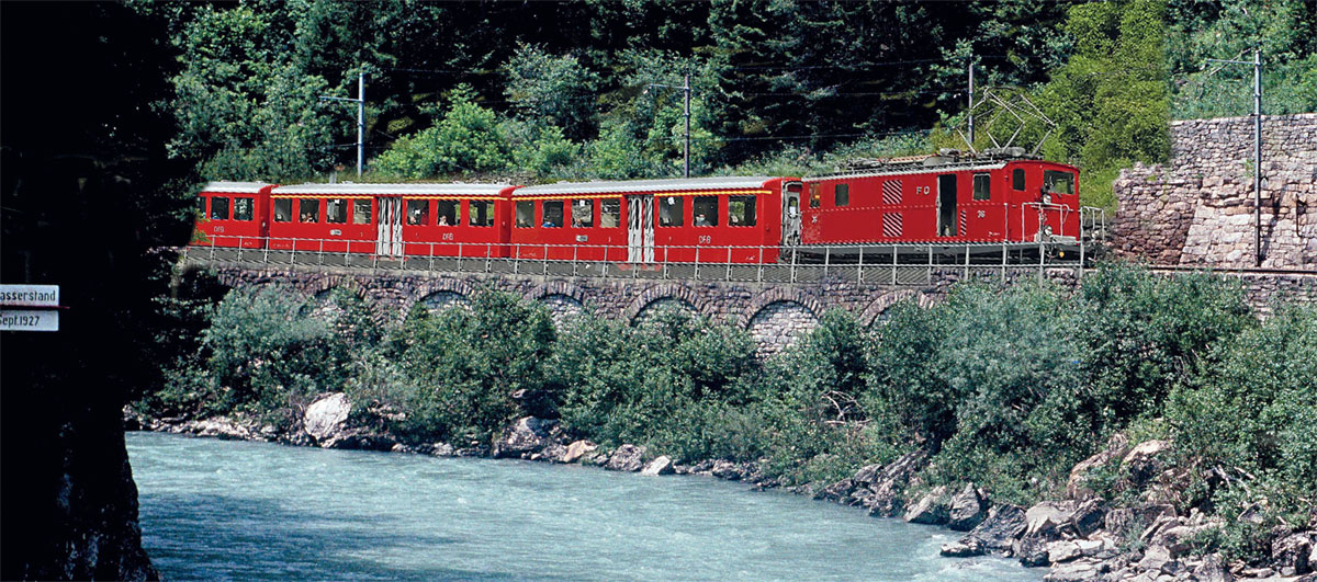 Fotomontage HGe 44 I 36 MGBahn-Historic Rheinschlucht_Urs Jossi Peter Pfeiffer