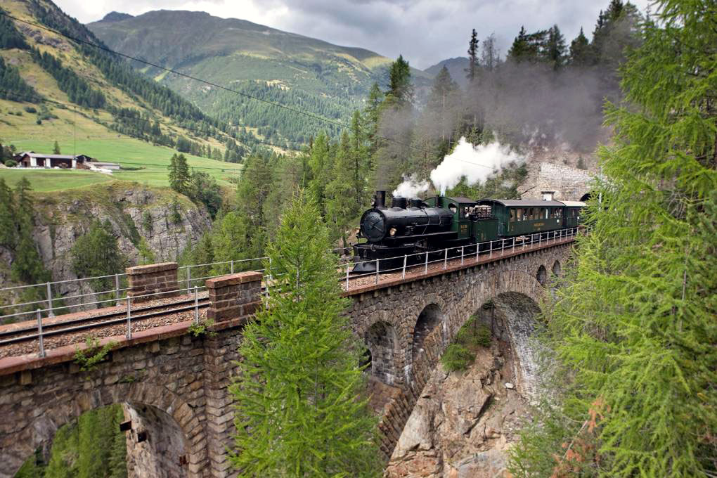 Dampfzug Val Mela Viadukt Unterengadin RhB_Christof Sonderegger