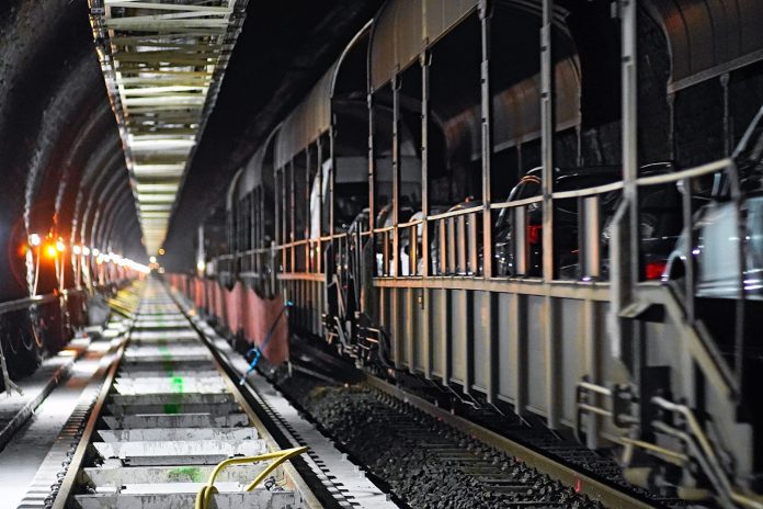 Loetschberg Scheiteltunnel Bauarbeiten Sommer_BLS_2019