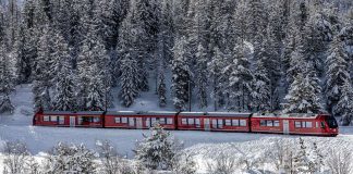 Capricorn-Triebzug-Winter_RhB