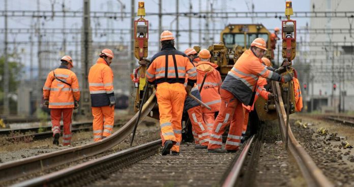 Arbeiter Ersatz Schienen Infrastruktur_SBB CFF FFS