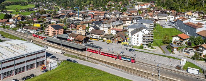 Bahnhof Bahnhofplatz Schiers_RhB_3 10 19