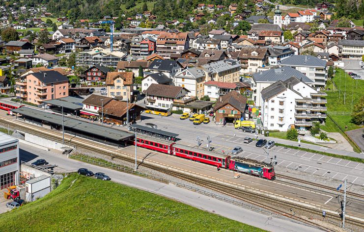Bahnhof Bahnhofplatz Schiers_RhB_3 10 19