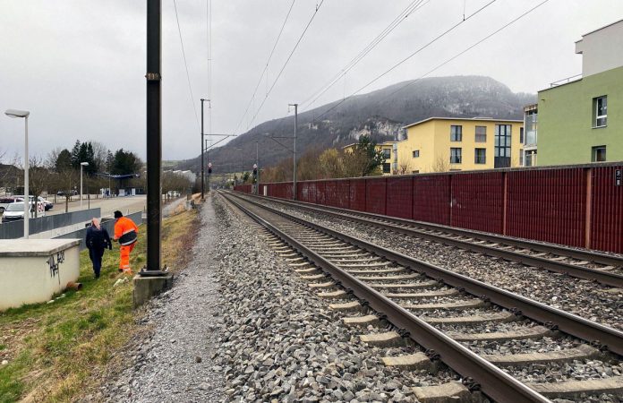 Oensingen Unbekannte legen Steine SBB-Bahngleis_Kapo SO_6 2 22