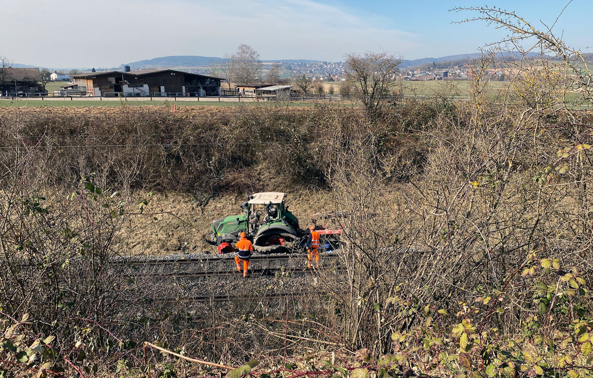 Niederglatt Traktor Unfall Bahnlinie_Kapo ZH_11 3 22_