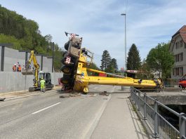 Bahnhof Waldenburg Pneukran umgestuerzt_Kapo BL_29 4 22