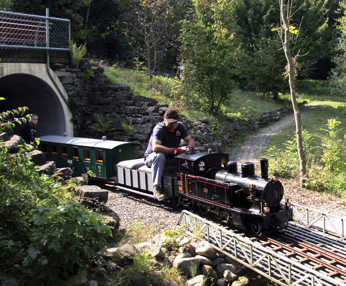 Dampfzug_Gartenbahn Staufen