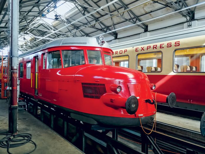 Schaulustige Bahnhof Luzern TEE-Jubilaeums-Rundfahrt_Kaspar Grossmann_29 6 21