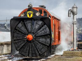 Dampfschneeschleuder Xrot 100_Bahnpark Brugg