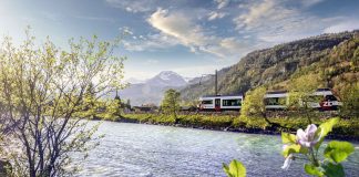 Meiringen Innertkirchen Gelenktriebwagen Be 125 013_ZB