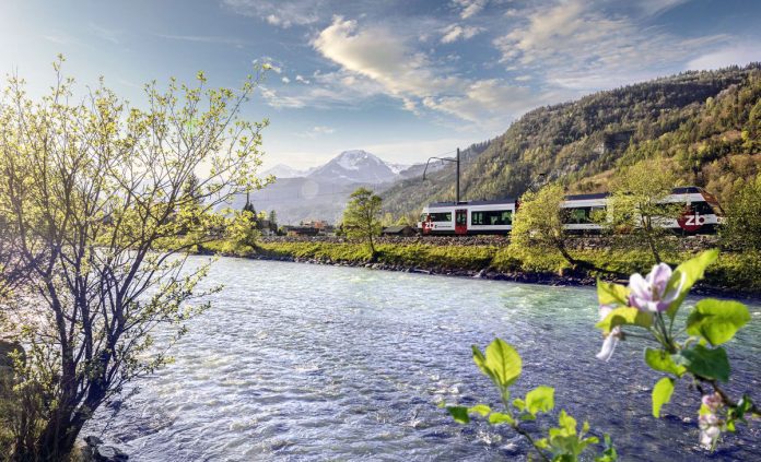 Meiringen Innertkirchen Gelenktriebwagen Be 125 013_ZB