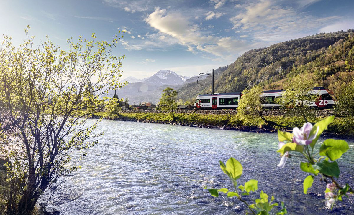 Meiringen Innertkirchen Gelenktriebwagen Be 125 013_ZB