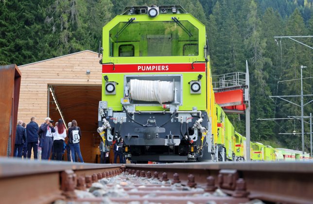 RhB Loesch- Rettungsfahrzeuge Feuerwehr 1_swiss-image ch Andy Mettler_2 9 22