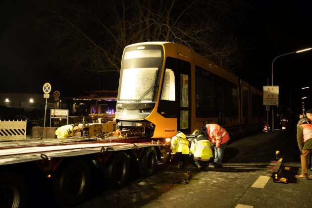 01-anlieferung-tina-darmstadt Stadler_HEAG mobilo_15 12 22