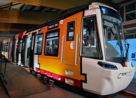 MockUp der neuen TramTrains feierlich in Karlsruhe enthüllt - Fahrgäste und Interessensgruppen dürfen Testen und Probesitzen