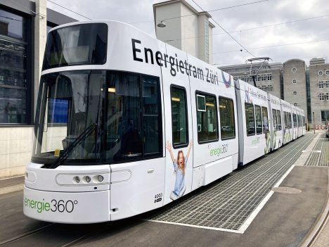 Energie 360° gestaltet das erste Themen-Flexity-Tram der VBZ