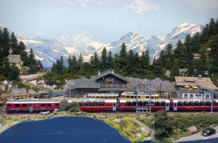 Fiktiver RhB-Bahnhof Eddy de Wilde_Juerg Voegeli_29 4 23