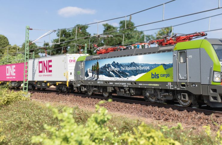 H0 039334 BLS Cargo Vectron Re 475 417_Maerklin_5 23