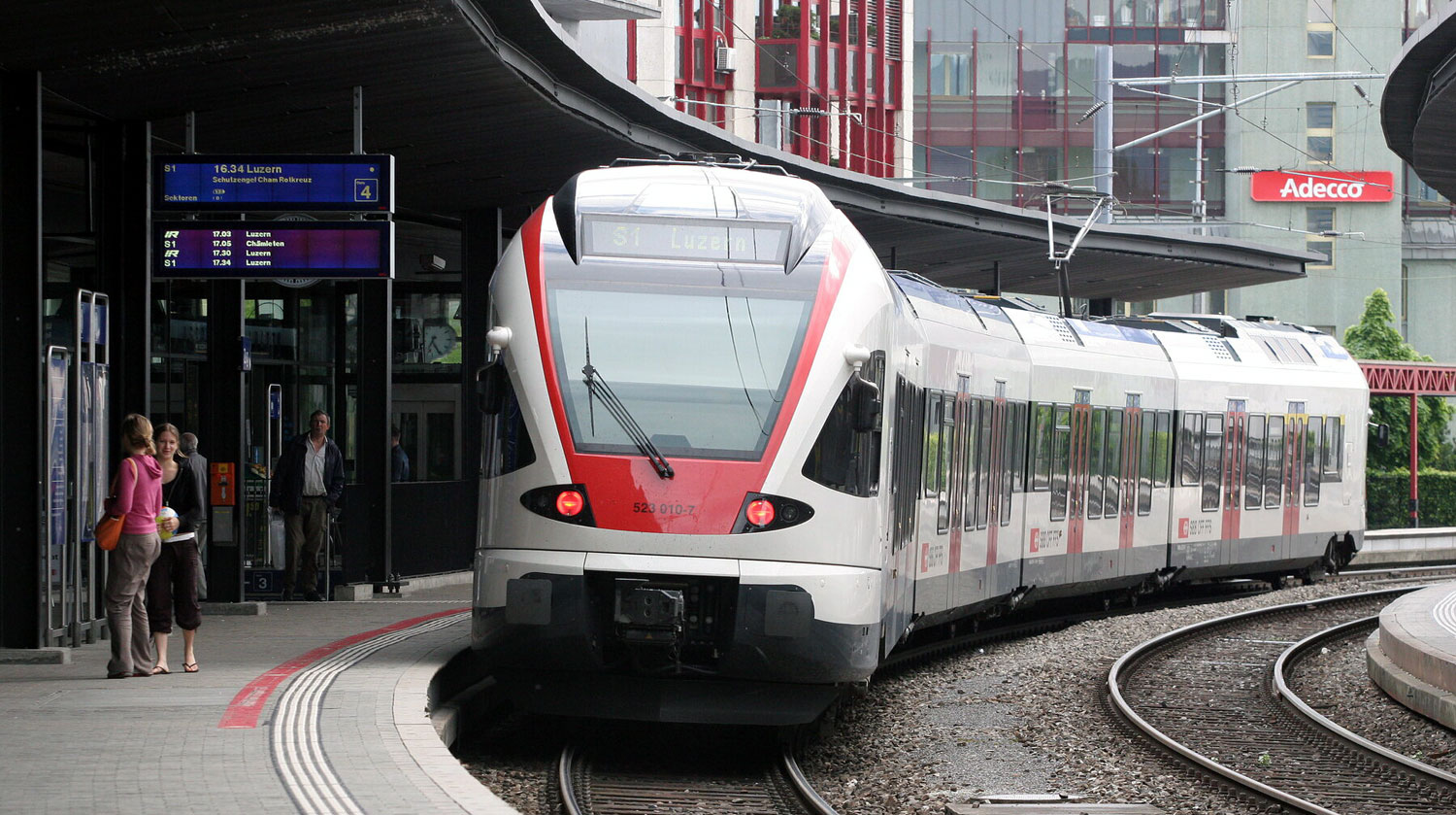 first-flirt-s-bahn-zug_Stadler