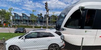 Bottighofen Auto Barrieren Thurbo-GTW kollidiert_Kapo TG_2 8 23